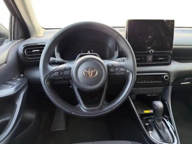 Toyota Yaris 116h design 5p my26 — photo 12