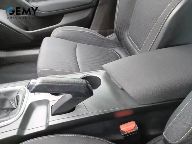 Renault Megane mégane iv berline blue dci 115 — photo 18