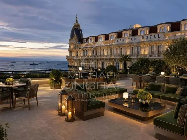 EXCLUSIVITE - CANNES Proche Carlton - Appartement d'exception avec spacieuse terrasse vue mer