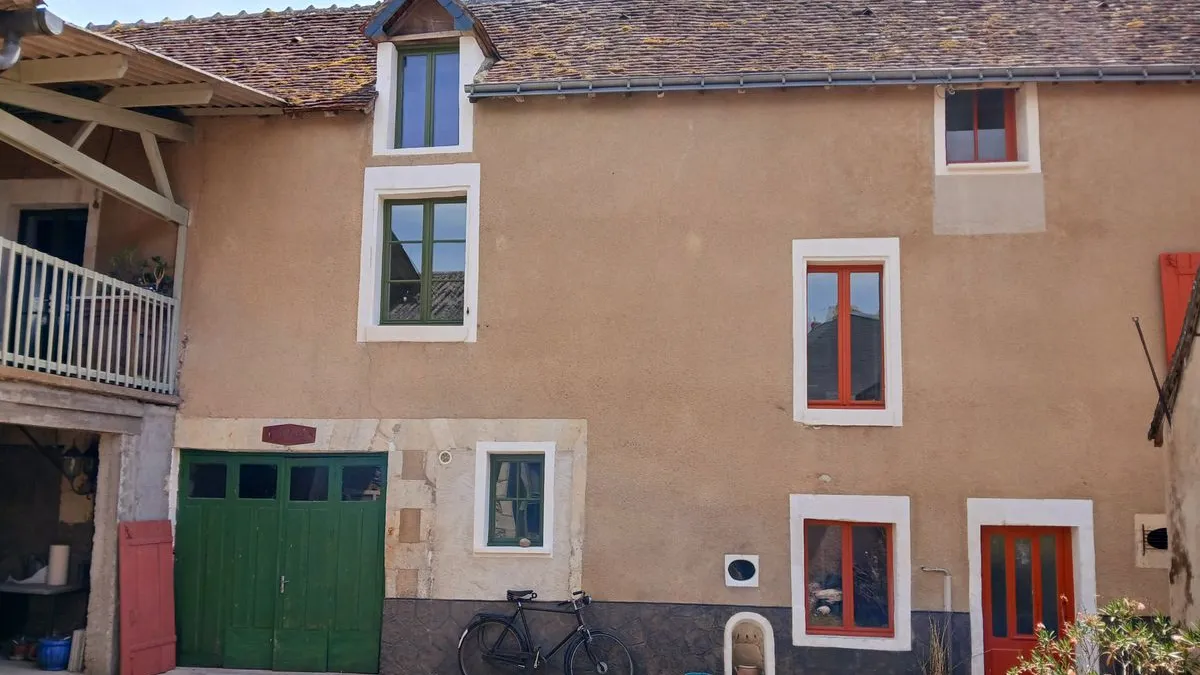 Photo 1