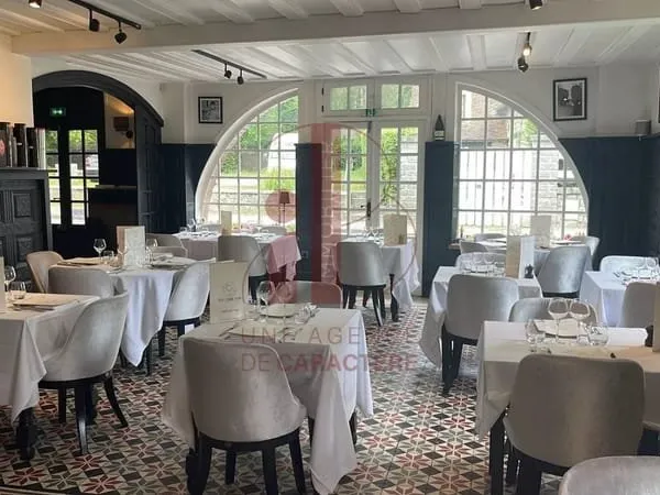 A 10 Mns De Fontainebleau Restaurant Traditionnel avec Logement de 108 M² dans Village au coeur de l
