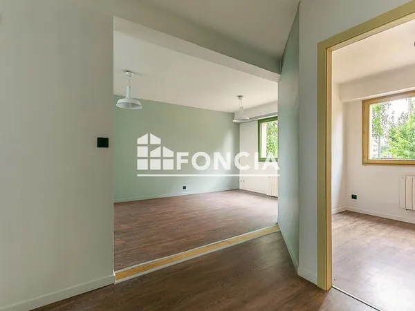 Exclusivite foncia - beau deux pieces a deux pas de l'arret de tram marais