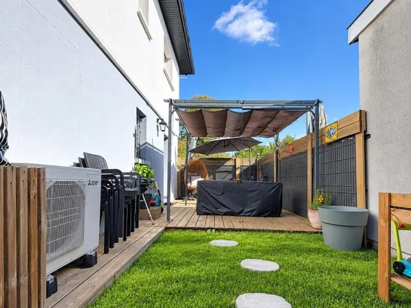 T3 de plain-pied en RDC d'une maison 83 m2 avec jardin, terrasse et parking
