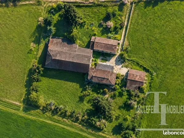 Propriété 5 pièces 136 m²