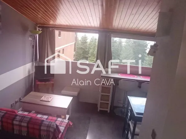 Appartement de 17m² au 3e étage avec ascenseur et casiers à ski