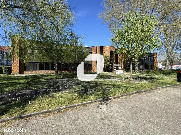 Bureaux 1 020 m²