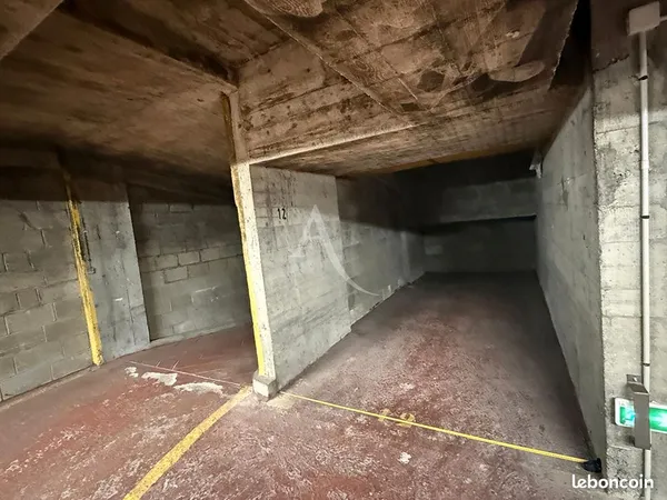 Parking/box PARIS