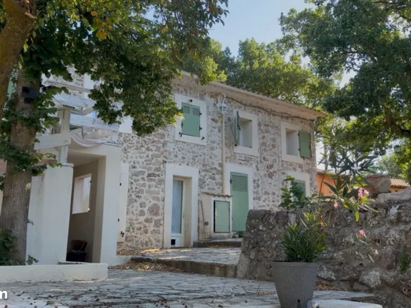 Maison 12 pièces 400 m²