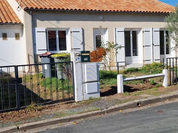 Maison à louer Frontenay-Rohan-Rohan