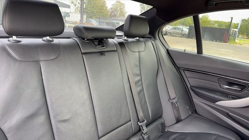 BMW Serie 3 318d 150 Steptronic8 - M Sport – 2016 – 153672 km – Diesel – Boîte Automatique — photo 47