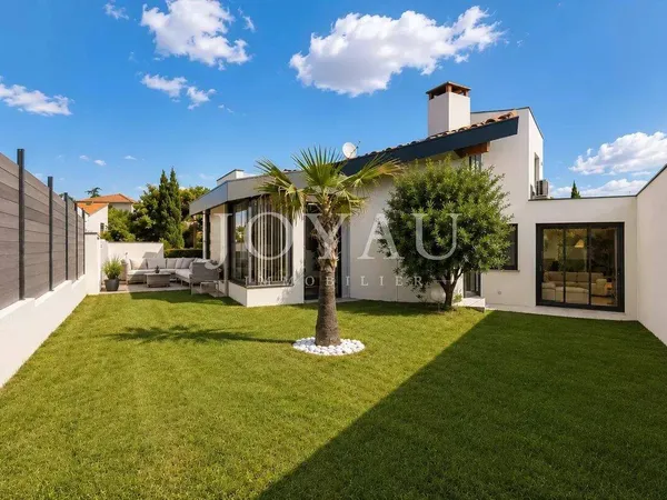 Maison 6 pièces 227 m²