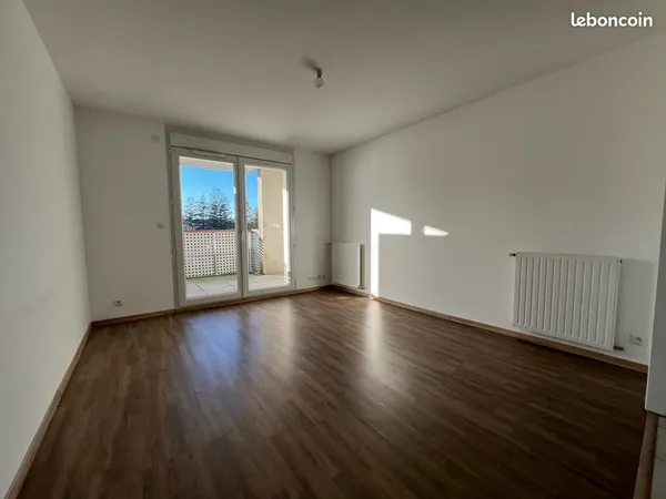 Location T2 46m2 balcon parking local vélo