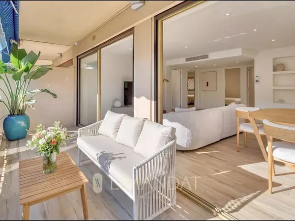 PALM BEACH CANNES - APPARTEMENT - 95 M2