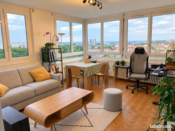 Superbe 2 pièces 50m² meublé - Dernier étage vue panoramique / Vieux Village Fontenay sous Bois / Pr