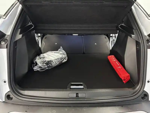 Peugeot 2008 electrique 54 kwh 156 ch — photo 22