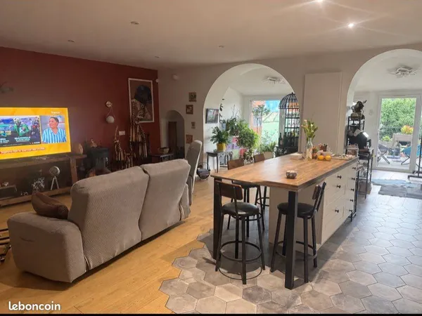 Grand T3 96 m² - Jardin 200 m² + terrasse - Centre Saint-Jean-de-Bournay