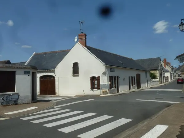 MAISON ANCIENNE AVEC DÉPENDANCES ET TERRAIN 718M2