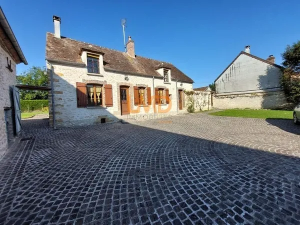 Longueville, maison en pierre, rénovée, 3 chambres plus dépendan