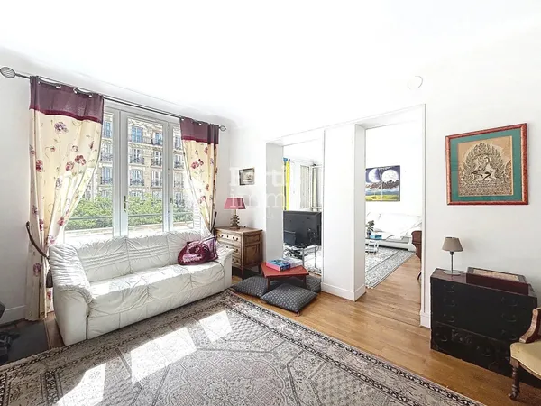 PARIS 15 - RUE VAUGIRARD - F7 / 4 CHAMBRES  2 BALCONS