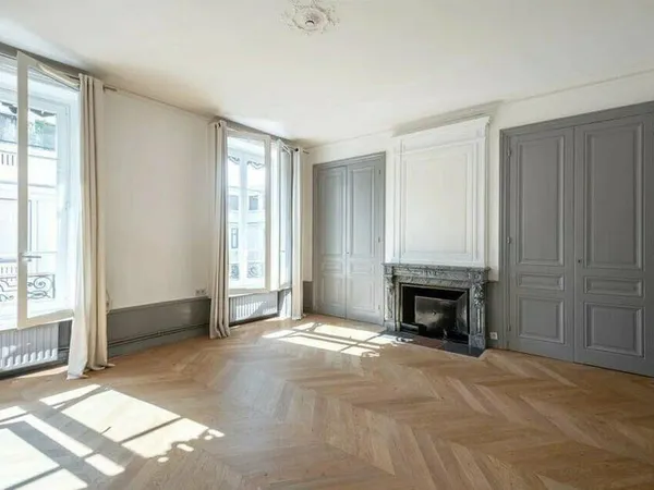 Bureau 170 m²