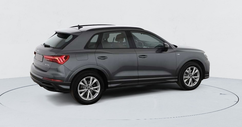 Audi Q3 — photo 8