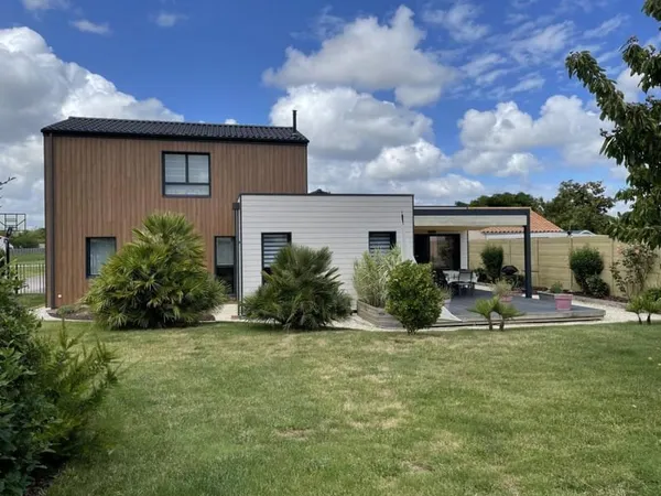 JASMIN-- MAISON CONTEMPORAINE-JARD-SUR-MER