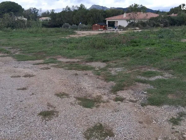 TERRAIN CONSTRUCTIBLE 716 m2