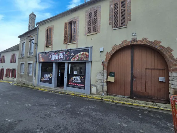 SERGINES: Local commercial + Appartement 4 pièce(s)