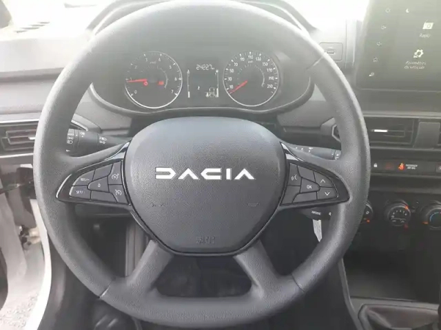 Dacia Sandero sce 65 — photo 15