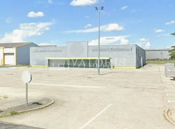 LOCAL COMMERCIAL à LOUER