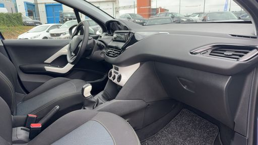 Peugeot 208 1.2 PureTech 68 - Like – 2015 – 73192 km – Essence – Boîte Manuelle — photo 10