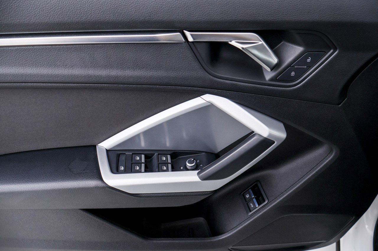 Audi Q3 — photo 17