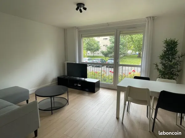 À LOUER - Colocation meublée - 1 chambres sur 3 disponible - COMPIÈGNE