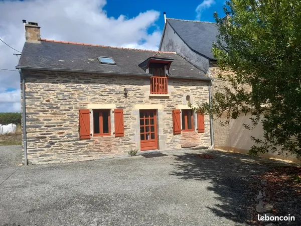 Maison mitoyenne en pierres