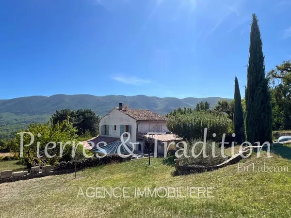Luberon, Saint Martin de Castillon, propriété avec dépendances et vue sur le Luberon