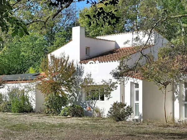 Vends maison - 196 m² - 7 pièces, 5 chambres - Marsilly 17137