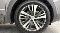 Peugeot 3008 HYBRID 225ch Allure e-EAT8 — photo 20