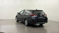 Toyota Auris Touring Sports HSD 136h Executive — photo 8