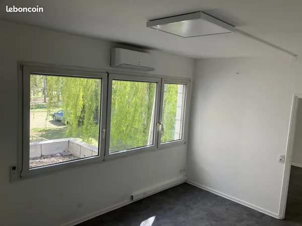 Bureaux 49 m² Clermont - La Pardieu 500HT
