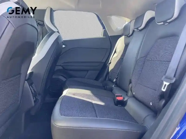 Renault Captur e-tech 145 - 21 — photo 10