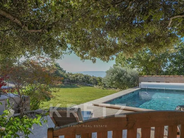 Maison 5 pièces 180 m²