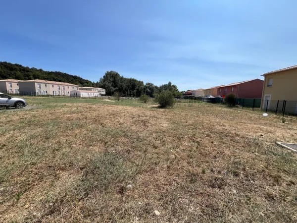 Terrain 641 m²