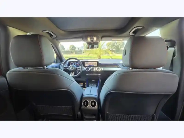 Mercedes Glb 200 d amg line — photo 9
