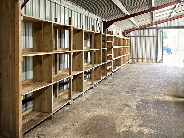 Hangar 144 m² à louer - Cartelègue - Porte 3 m