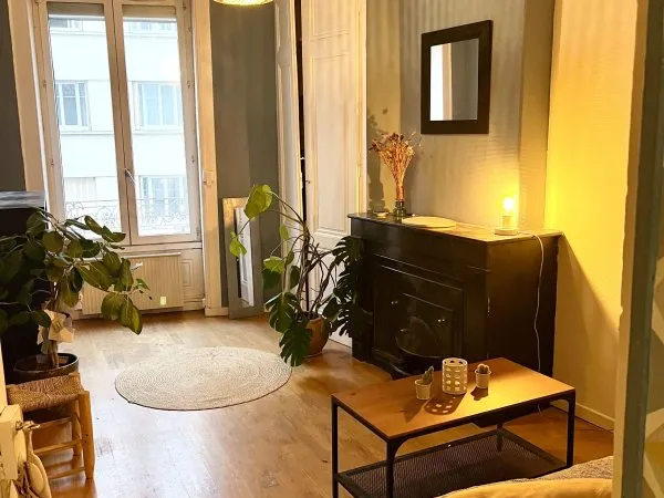 Appartement traversant - Rue Chevreul / Lyon 7ème - 42m2 - Meublé