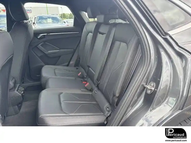 Audi Q3 sportback 35 tfsi 150 ch s tronic 7 — photo 8