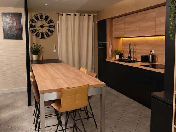 Maison familiale 112 m² - 4 chambres - Garage 35 m² - Piscine - Attignat