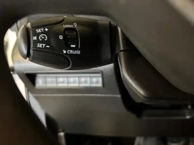 Peugeot Partner standard 650kg bluehdi 75 premium radar clim bluetooth regulateur — photo 12