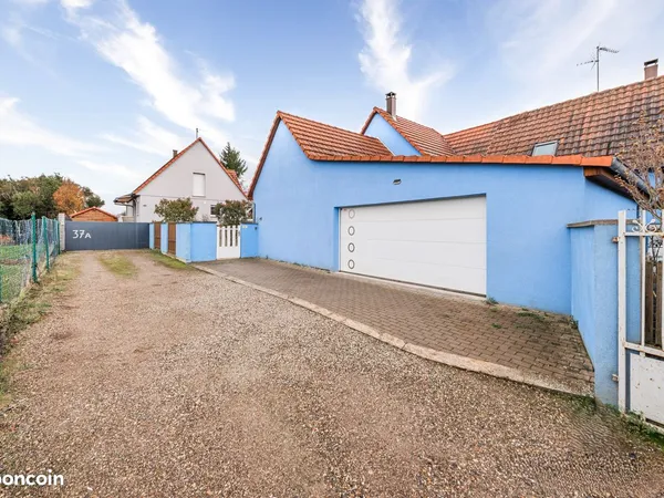 Maison familiale spacieuse avec jardin paysagé