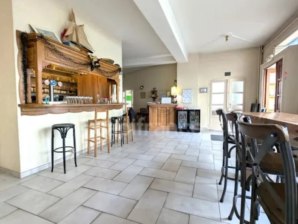 Commerce 771 m²